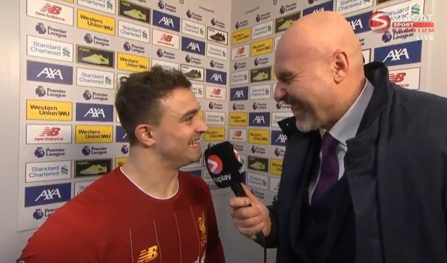 Intervista pas ndeshjes me Evertonin, gazetari shkrihet së qeshuri me Shaqirin Intervista pas ndeshjes me Evertonin, gazetari shkrihet së qeshuri me Shaqirin