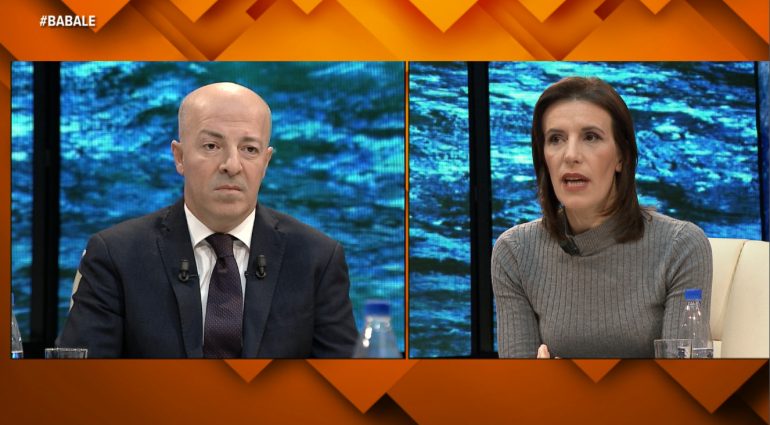 “Moj vajzë, ky është momenti më i pisët”! Avokati i Geron Xhafajt përplaset me Klodiana Lalën: Hajdarmataj, paligjshmëri me “Babalen” “Moj vajzë, ky është momenti më i pisët”! Avokati i Geron Xhafajt përplaset me Klodiana Lalën: Hajdarmataj, paligjshmëri me “Babalen”