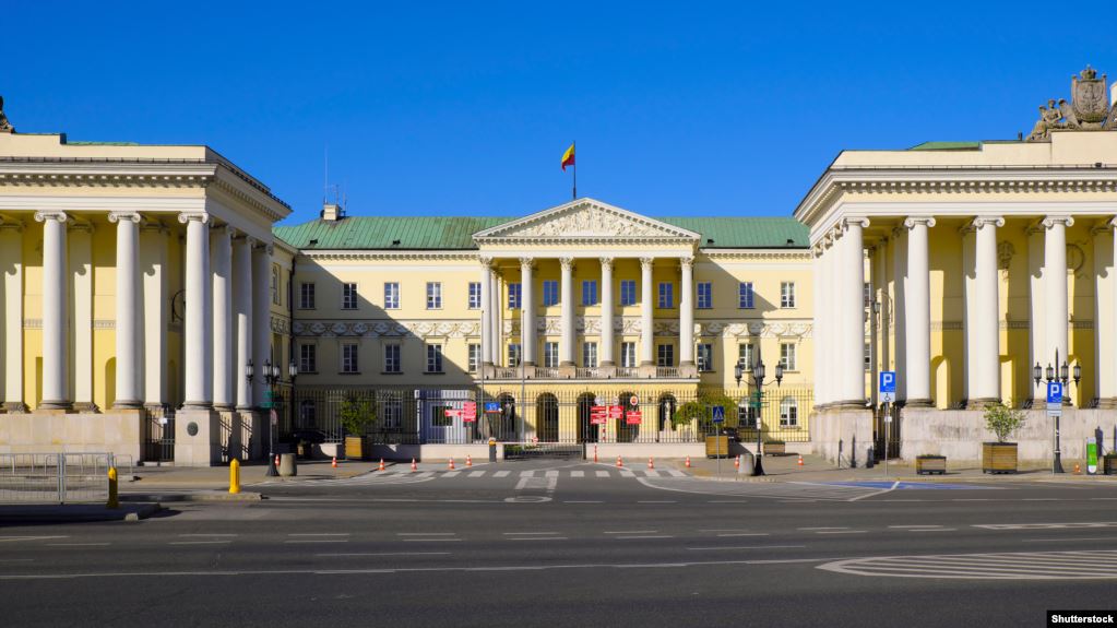 Gjykata Supreme: Polonia mund të largohet nga BE Gjykata Supreme: Polonia mund të largohet nga BE