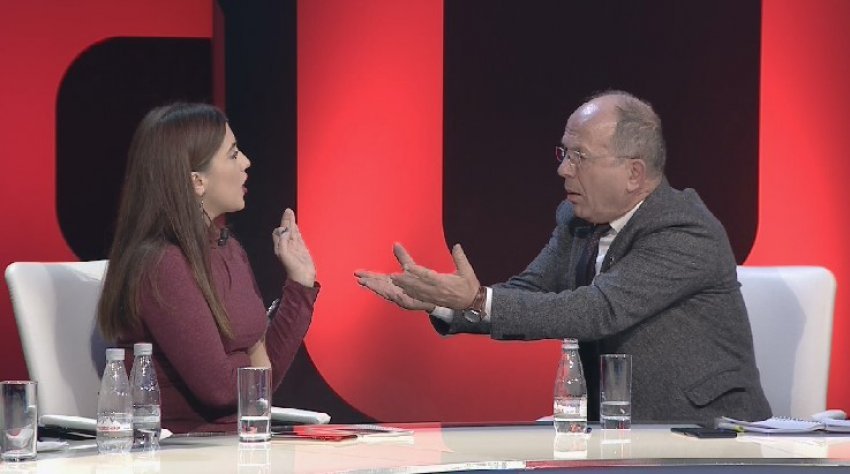 Kur të ftojnë në emision dhe do të bëhesh personazh me zor! Kur të ftojnë në emision dhe do të bëhesh personazh me zor!