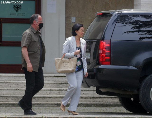 Nuk u vu re nga askush: Ja mesazhi i koduar që “fshihej” në çantën e ambasadores Yuri Kim në takimin me Ramën në Kryeministri