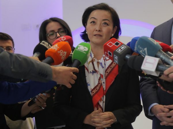 Ambasadorja e SHBA Yuri Kim pas takimit me Bashën: “31 Maj nuk është afat kohor që ka vendosur ambasada e SHBA” Ambasadorja e SHBA Yuri Kim pas takimit me Bashën: “31 Maj nuk është afat kohor që ka vendosur ambasada e SHBA”