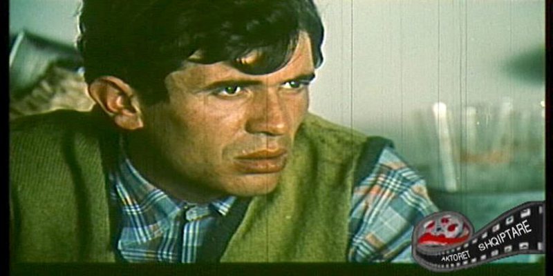 “Meqë vazhdoni të më pyesni për Teatrin, e mbani mend Berishën?!”, reagon ashpër aktori i njohur: Ju kujtohet?!…Joo?!..Si ore jo?!…Ouuuaaaa…