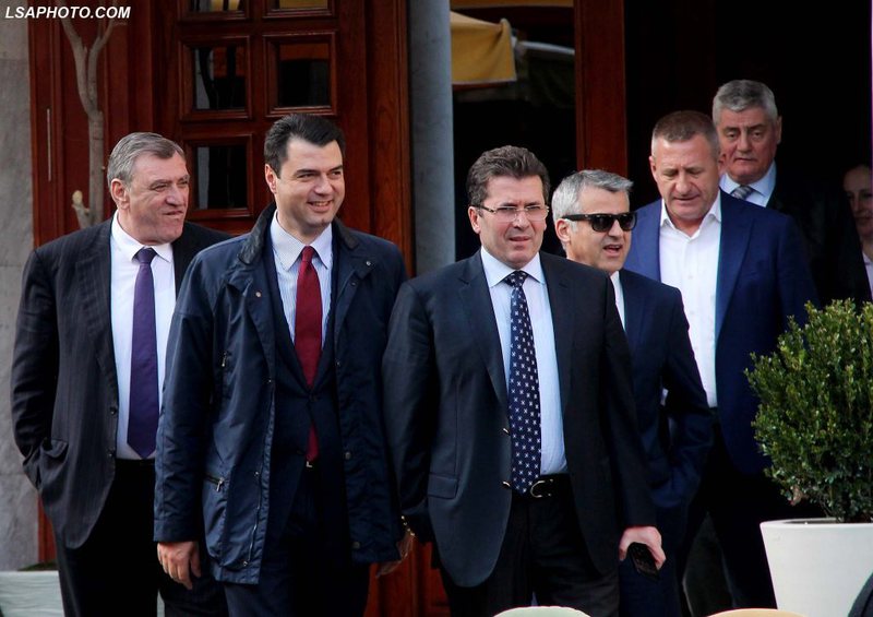 “I shkel syrin Ramës”! Lulzim Basha merr goditjen e fortë nga aleati i tij “I shkel syrin Ramës”! Lulzim Basha merr goditjen e fortë nga aleati i tij