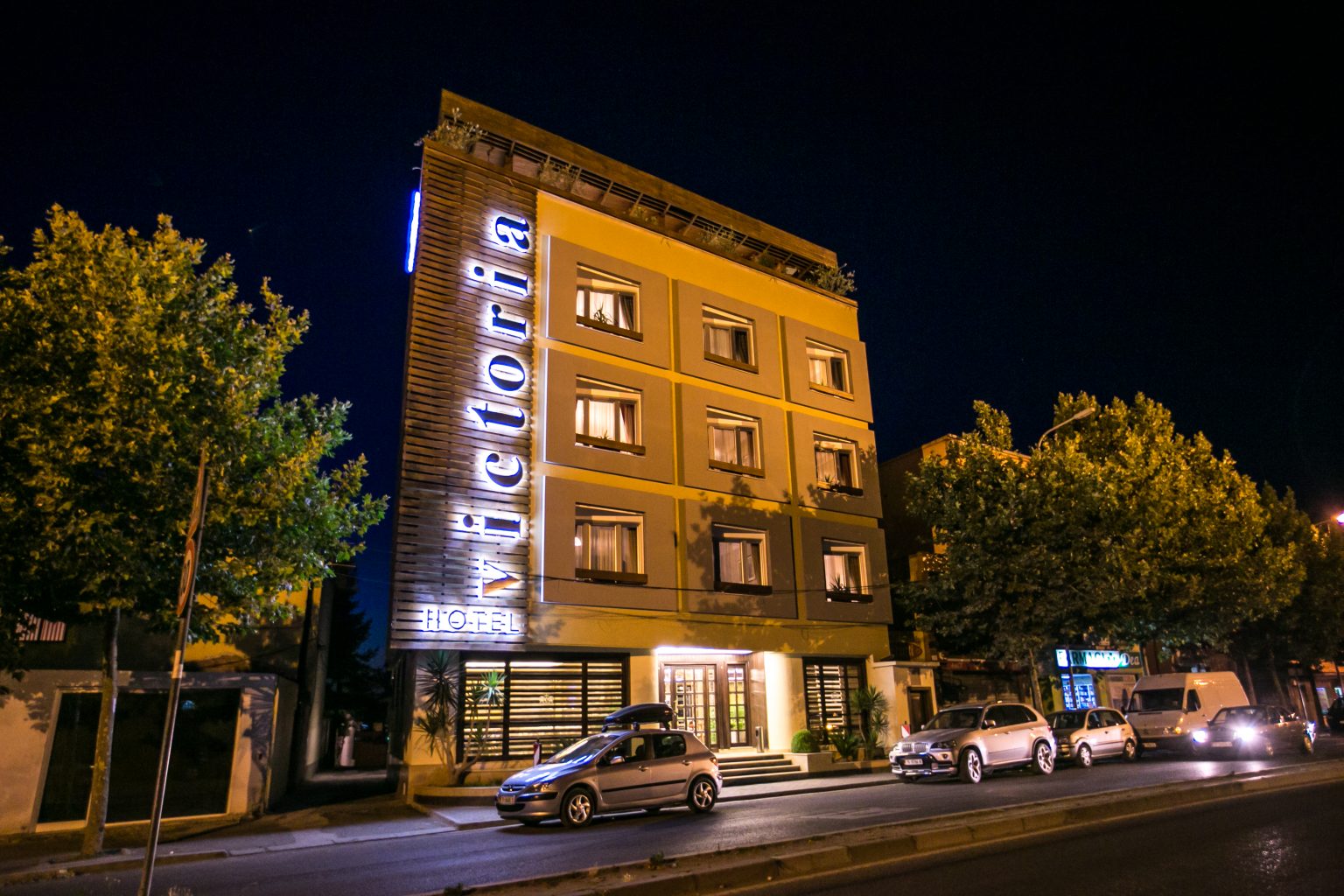 Sh.përthimi që t.ronditi Tiranën, mediat: Hoteli është në pronësi të Ervin Matës