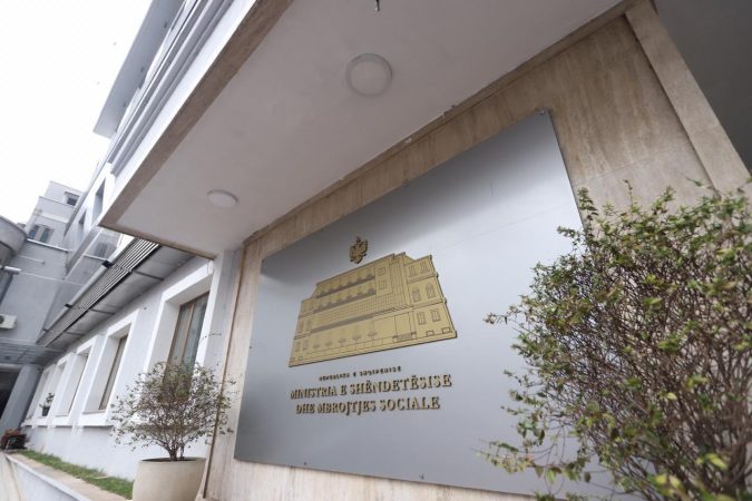 MSH firmos urdhrin: Edhe kjo fundjavë është për fëmijët e pensionistët, ja aktivitetet që lejohen nesër