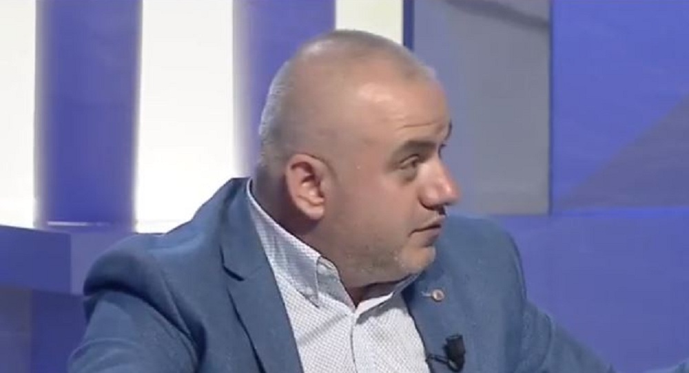 “Kam derdhur lot”! Artan Hoxha i përmalluar shpreh pengun më të madh, por gjynah qan kot … Covid-19 iku “Kam derdhur lot”! Artan Hoxha i përmalluar shpreh pengun më të madh, por gjynah qan kot … Covid-19 iku