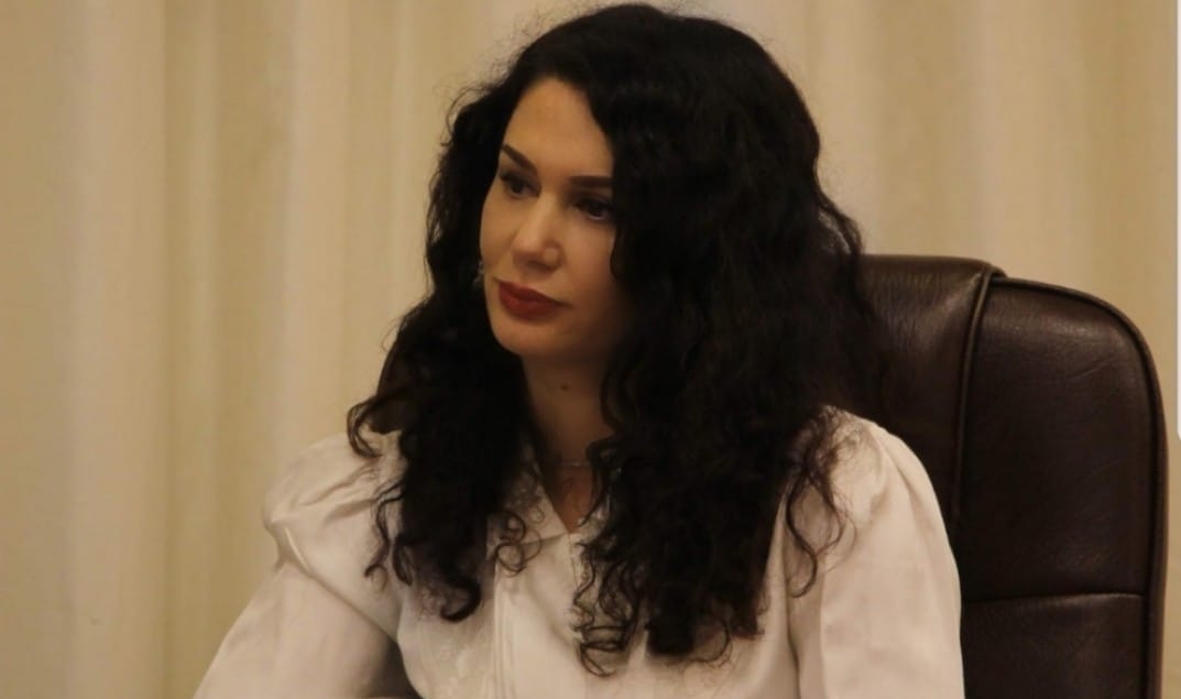 Arrati jo, qëndrim po! Arrati jo, qëndrim po!