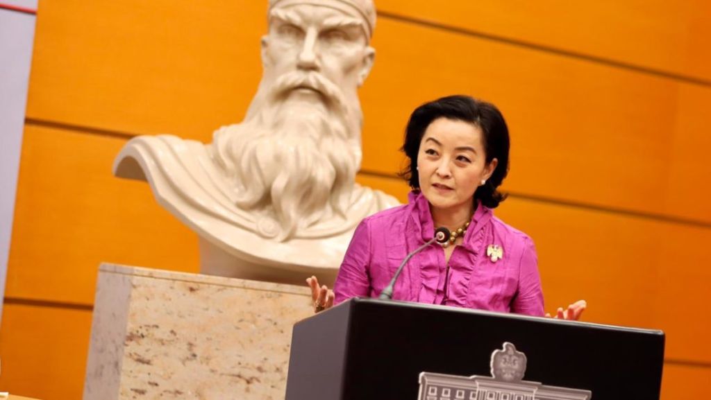 “Faleminderit për këtë gosti të mrekullueshme”! Ambasadorja e SHBA nis turizmin: Zgjedh të konsumojë gatimet tradicionale shqiptare