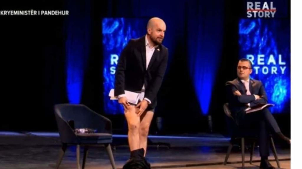 “Shqiptarët e jugut janë dele”! Kryezëdhënësi i Sali Berishës: PD-së tani i kanë mbetur vetëm katolikët e veriut, ata do sjellin fundin e Ramës “Shqiptarët e jugut janë dele”! Kryezëdhënësi i Sali Berishës: PD-së tani i kanë mbetur vetëm katolikët e veriut, ata do sjellin fundin e Ramës