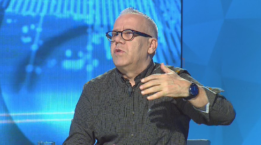 Kim Mehmet fyen shqiptarë me “matsin” e qytetarisë: Monika dhe Luli “përfaqësues të qytetarisë” në Shqipëri, luftëtar kundër barbarisë që përfaqësohet nga Rama!