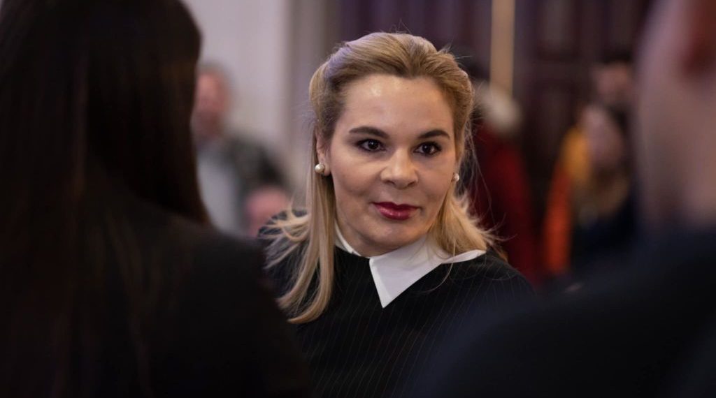 Kryemadhi e sheh më të thellë shembjen e Teatrit: Mund të jetë kthyer plani serb për zhdukjen e shqiptarëve, tha Xakja një Petro-Nins i vjetër, që s’ka lexuar dot Çufon Kryemadhi e sheh më të thellë shembjen e Teatrit: Mund të jetë kthyer plani serb për zhdukjen e shqiptarëve, tha Xakja një Petro-Nins i vjetër, që s’ka lexuar dot Çufon