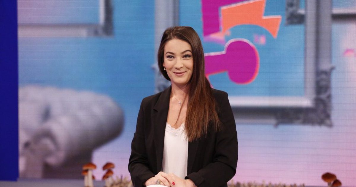 “Shpërthen” aktorja Dalinda: “COVID-19 është një mashtrim i madh ..” “Shpërthen” aktorja Dalinda: “COVID-19 është një mashtrim i madh ..”