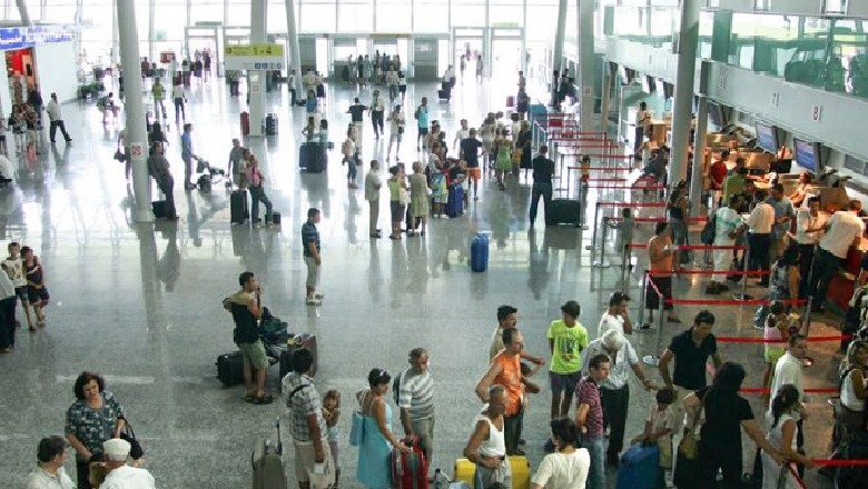 “Shqipëria vend i preferuar”! Fluks i lartë turistësh në vendin tonë, vetëm në 4 muajt e fundit 1.7 milion “Shqipëria vend i preferuar”! Fluks i lartë turistësh në vendin tonë, vetëm në 4 muajt e fundit 1.7 milion