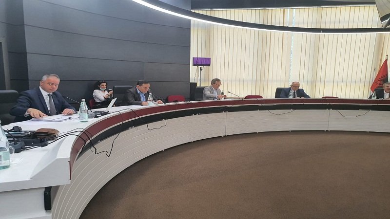 Kodi i ri elektoral/ Nga hapja e kutive tek mosregjistrimi i partisë për shkak te kuotave gjinore Kodi i ri elektoral/ Nga hapja e kutive tek mosregjistrimi i partisë për shkak te kuotave gjinore