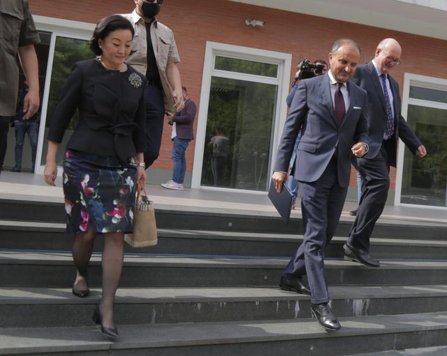 Përfundon pas 3 orësh takimi i ambasadorëve me anëtarët e Këshillit Politik! Asnjë lajm i mirë për Reformën Zgjedhore Përfundon pas 3 orësh takimi i ambasadorëve me anëtarët e Këshillit Politik! Asnjë lajm i mirë për Reformën Zgjedhore