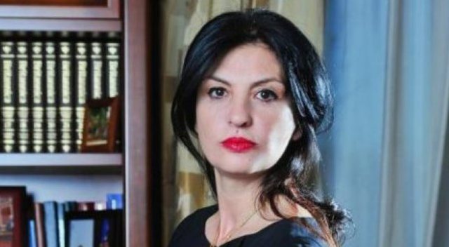 “Kjo kastë duhet shkulur”! Jozefina Topalli ia numëron ‘një më një’ Lulzim Bashës pas marrëveshjes, nuk kursen as Ramën “Kjo kastë duhet shkulur”! Jozefina Topalli ia numëron ‘një më një’ Lulzim Bashës pas marrëveshjes, nuk kursen as Ramën