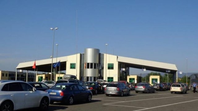 Ulet trau/ Rritja e frikshme e numrit të të prekurve me koronavirus në Shqipëri, ky është shteti fqinj që mbyll kufirin me vendin tonë (Përjashtohen vetëm këto kategori)