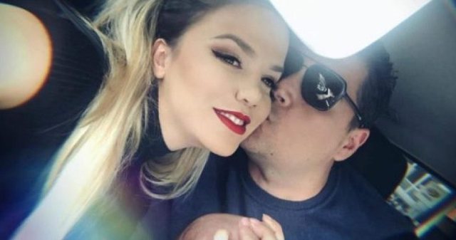 Rezarta Shkurta publikon foton epike dhe tregon si e sjell burrin për 2 sekonda në shtëpi