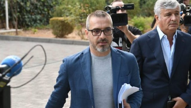 “Jam ministri kampion”, vjen reagimi i parë nga PS-ja pas deklaratës së bujshme nga Saimir Tahiri “Jam ministri kampion”, vjen reagimi i parë nga PS-ja pas deklaratës së bujshme nga Saimir Tahiri