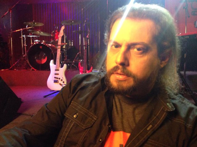 “Ta hëngsha…”! Kënga mediokre rep që mori 4.6 milionë shikime, vetëm në tri ditët e para, skandalizon Elton Dedën, shpërthen keq këngëtari: Vulgare! Është e frikshme keqkatandisja e muzikës shqiptare. “Ta hëngsha…”! Kënga mediokre rep që mori 4.6 milionë shikime, vetëm në tri ditët e para, skandalizon Elton Dedën, shpërthen keq këngëtari: Vulgare! Është e frikshme keqkatandisja e muzikës shqiptare.