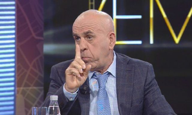 Mbyllja e kufijve për Shqipërinë: “Revoltohet” Pëllumb Pipero: U ndëshkuam sepse bëmë atë që duhet të bënim