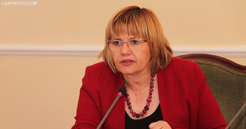 “Turp, dështuam”! Nuk përmbahet Vasilika Hysi: Bëjmë diçka ose lëmë mandatet!