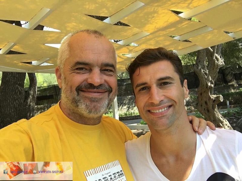 Si asnjëherë më parë, Lorik Cana bën veprimin e papritur: Priten zhvillime të reja në politikën shqiptare! Nga kjo varet e ardhmja Si asnjëherë më parë, Lorik Cana bën veprimin e papritur: Priten zhvillime të reja në politikën shqiptare! Nga kjo varet e ardhmja