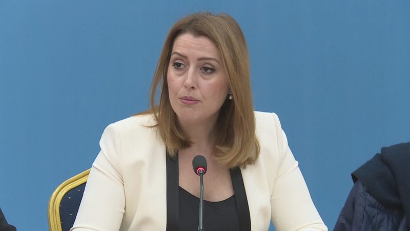 ‘Boom’ infektimesh nga koronavirusi në vend, ministrja Manastirliu publikon videon që në mëngjes dhe jep mesazhin e rëndësishëm: COVID-19 është akoma mes nesh dhe i rrezikshëm! ‘Boom’ infektimesh nga koronavirusi në vend, ministrja Manastirliu publikon videon që në mëngjes dhe jep mesazhin e rëndësishëm: COVID-19 është akoma mes nesh dhe i rrezikshëm!