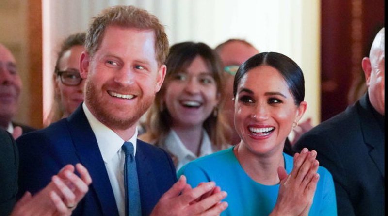 Libri që bën të dridhet Oborri mbretëror britanik, zbulon se si Meghan “kapi” princin Harry Libri që bën të dridhet Oborri mbretëror britanik, zbulon se si Meghan “kapi” princin Harry