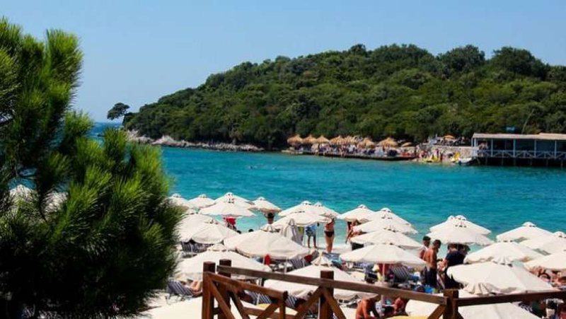 Shqiptarët turizëm brenda vendit, bllokim kufijsh me BE, Greqinë e Malin e Zi, ja skema për të mos lejuar daljen e parave jashtë