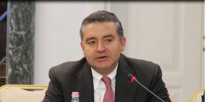 Blendi Klosi në deklaratë për pushimet verore pas Covid -19: “Prenotimet duhet të përmbushen nga agjencitë..”