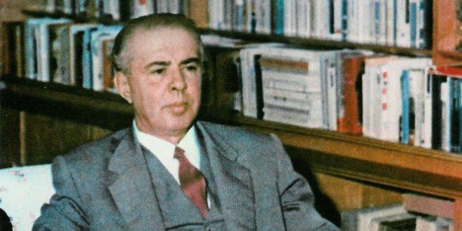 Drejtonte vendin, por sa e kishte rrogën Enver Hoxha?! E zbulon Revista “Time” Drejtonte vendin, por sa e kishte rrogën Enver Hoxha?! E zbulon Revista “Time”