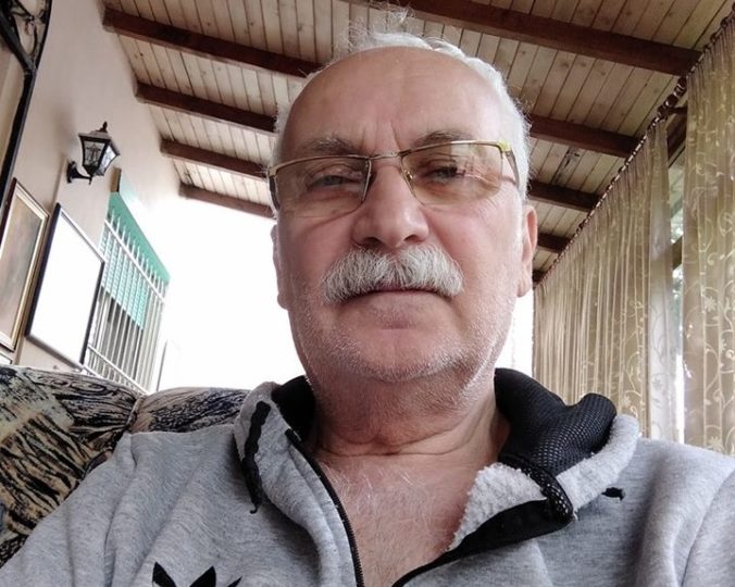 “Nuk kam brekë në b*thë”! Gazetari , ish këshilltari i medias i Saliut tregon historinë me Sekretarin e Partisë dhe telefonatën me kushëririn në Greqi “Nuk kam brekë në b*thë”! Gazetari , ish këshilltari i medias i Saliut tregon historinë me Sekretarin e Partisë dhe telefonatën me kushëririn në Greqi