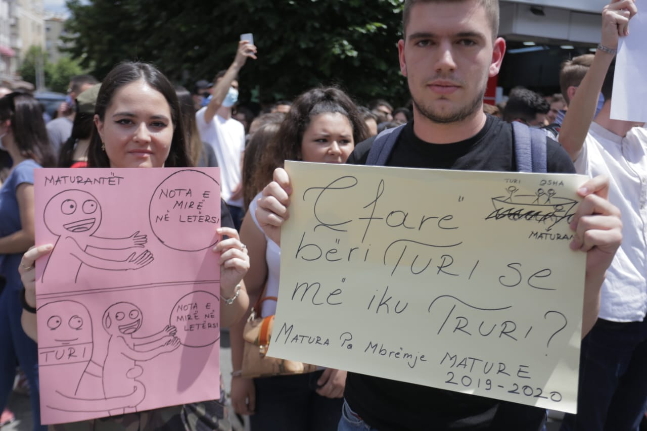 Çfarë do të bënte Turi po t’i shanin “nënën”?! Çfarë do të bënte Turi po t’i shanin “nënën”?!