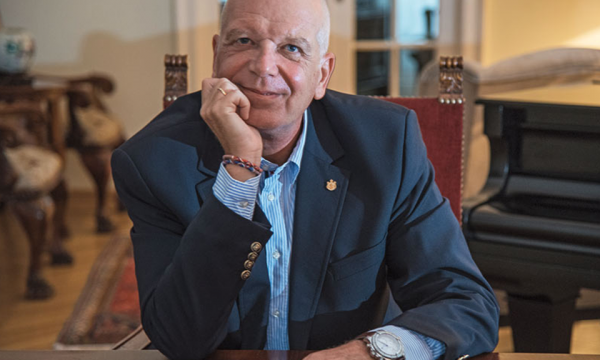 Diplomati serb: Unë e binda Dick Martyn të shkruajë për Shtëpinë e Verdhë, jam i lumtur që Specialja po punon Diplomati serb: Unë e binda Dick Martyn të shkruajë për Shtëpinë e Verdhë, jam i lumtur që Specialja po punon