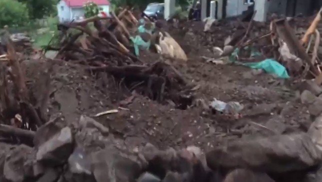 Informacionet e para nga tërmet i fuqishëm në Turqi: Shemben ndërtesat, 18 të p.lagosur, 1 person humb jetën Informacionet e para nga tërmet i fuqishëm në Turqi: Shemben ndërtesat, 18 të p.lagosur, 1 person humb jetën