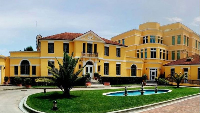 SHBA i vendos “roje” ministrit Arben Ahmetaj: Ngrejnë akademinë që do menaxhojë donacionet për rimëkëmbjen nga tërmeti dhe fondeve të tjera publike SHBA i vendos “roje” ministrit Arben Ahmetaj: Ngrejnë akademinë që do menaxhojë donacionet për rimëkëmbjen nga tërmeti dhe fondeve të tjera publike