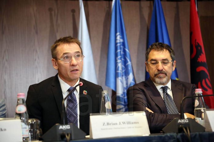 Koordinatori i Kombeve të Bashkuara në Shqipëri bën apelin për Covid -19: “Mos ua vënë veshin thashethemeve..” Koordinatori i Kombeve të Bashkuara në Shqipëri bën apelin për Covid -19: “Mos ua vënë veshin thashethemeve..”