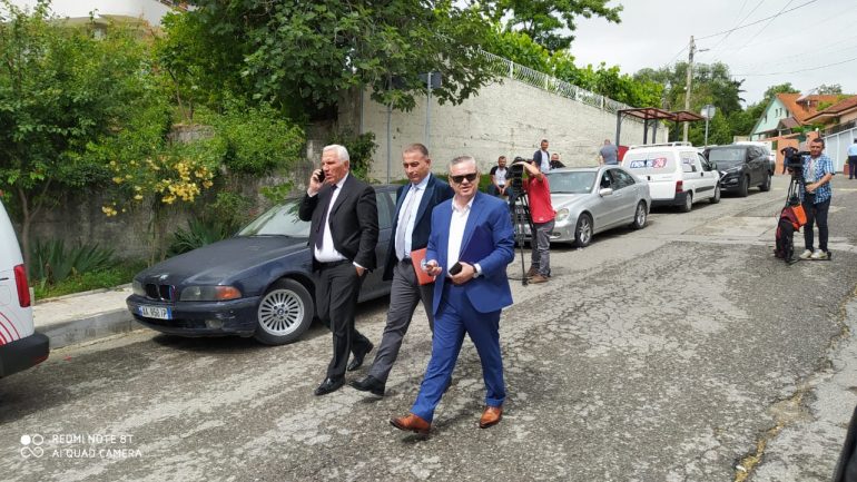 Paralajmërimi që mund të hedhë në erë marrëveshjen e djeshme Paralajmërimi që mund të hedhë në erë marrëveshjen e djeshme