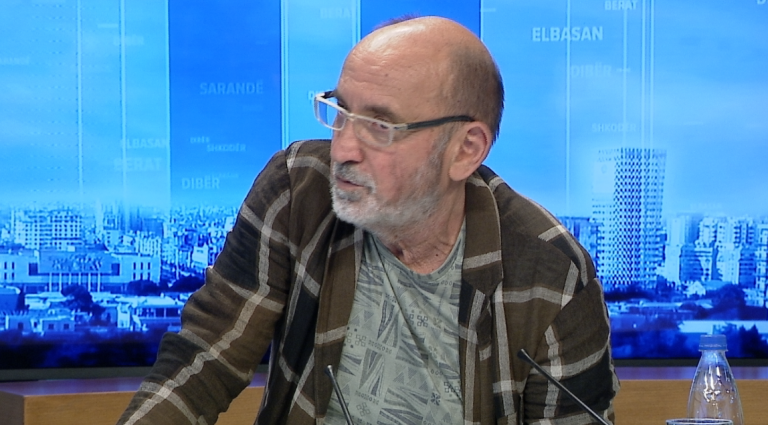 “Prokurori” Fatos Lubonja në rolin e Dick Martin për “Shtëpinë e verdhë: Hashim Thaçi ka v.rarë serbë të pafajshëm!?  Besoj akuzat e Karla del Pontes. E turpshme që Rama e mbron, po dëmton Shqipërinë