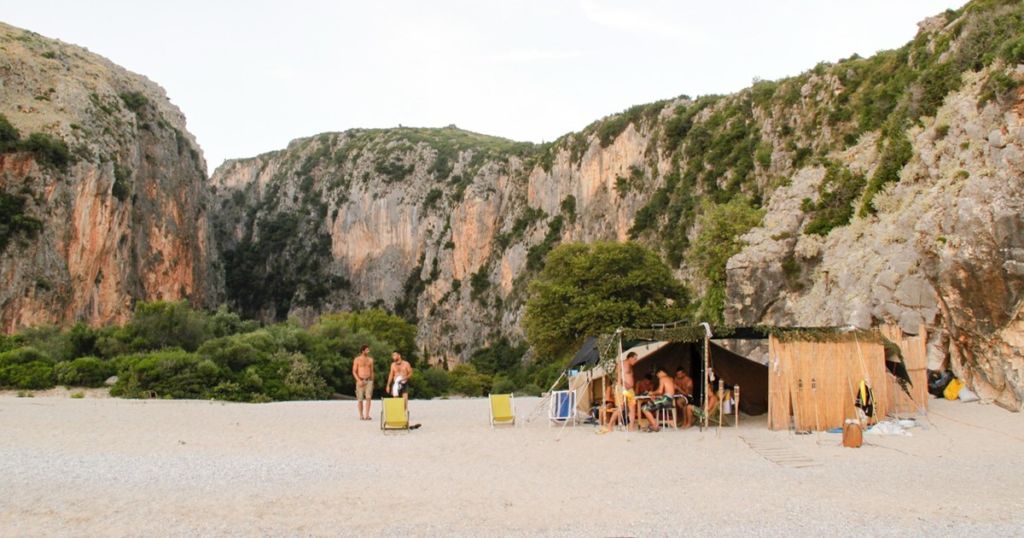 Turizmi në dorë të shqiptarëve, këto specie të paqytetëruara që e kanë garë kush e ka më të madhin Turizmi në dorë të shqiptarëve, këto specie të paqytetëruara që e kanë garë kush e ka më të madhin