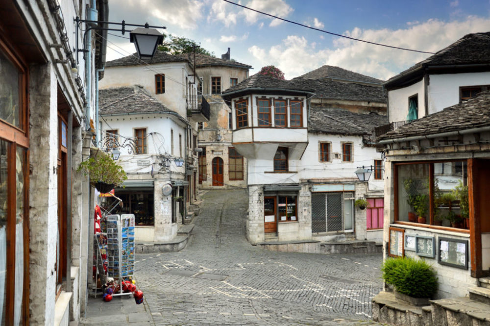 Çmenduria e 1997: Si e bashkuan fshatarët e Gjirokastrës, Shqipërinë me Greqinë?!