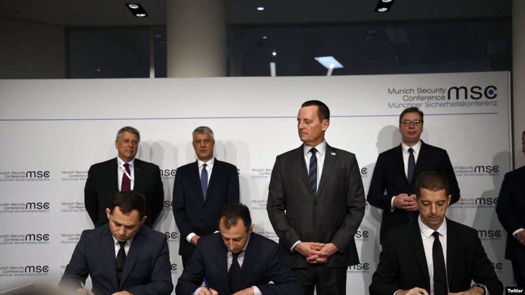 Richard Grenell: Në Uashington do të flasim vetëm për ekonomi, BE-ja t’i heqë vizat për Kosovën Richard Grenell: Në Uashington do të flasim vetëm për ekonomi, BE-ja t’i heqë vizat për Kosovën