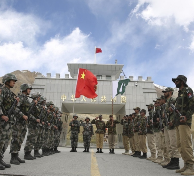 Dy superfuqitë India dhe Kina përballen ushtarakisht, raportohet për viktima: Frikë për një luftë që do “ndizte” botën Dy superfuqitë India dhe Kina përballen ushtarakisht, raportohet për viktima: Frikë për një luftë që do “ndizte” botën