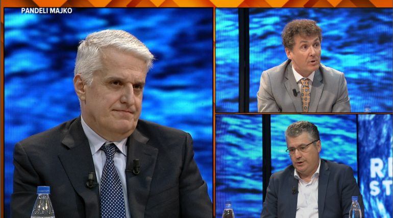Majko debat me analistët: Turp! Do shkojë Ed Rama në Kanada të vjedhë votën e emigrantëve? Interesat meskine na kanë sjellë në këtë kolaps Majko debat me analistët: Turp! Do shkojë Ed Rama në Kanada të vjedhë votën e emigrantëve? Interesat meskine na kanë sjellë në këtë kolaps