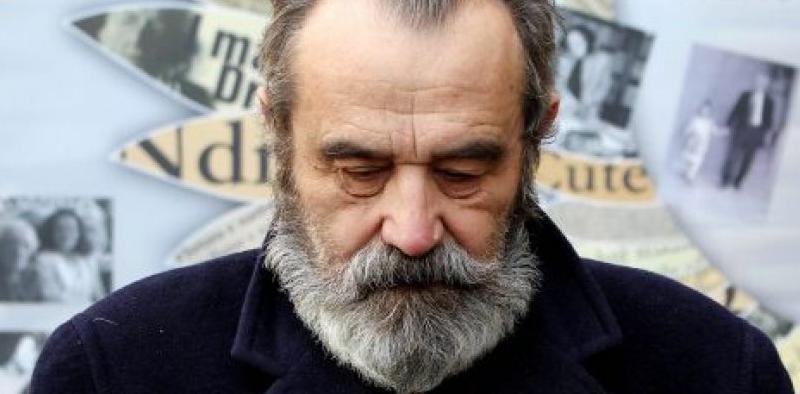 Biseda e fundit e akademikut me gazetaren: Ah moj Ola unë po iki… nuk mundem të vij! Biseda e fundit e akademikut me gazetaren: Ah moj Ola unë po iki… nuk mundem të vij!