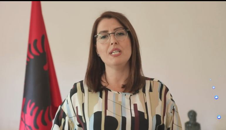 Ogerta Manastirliu jep lajmin e mirë për 10 vjeçarin që mposhti sëmundjen e rëndë Ogerta Manastirliu jep lajmin e mirë për 10 vjeçarin që mposhti sëmundjen e rëndë