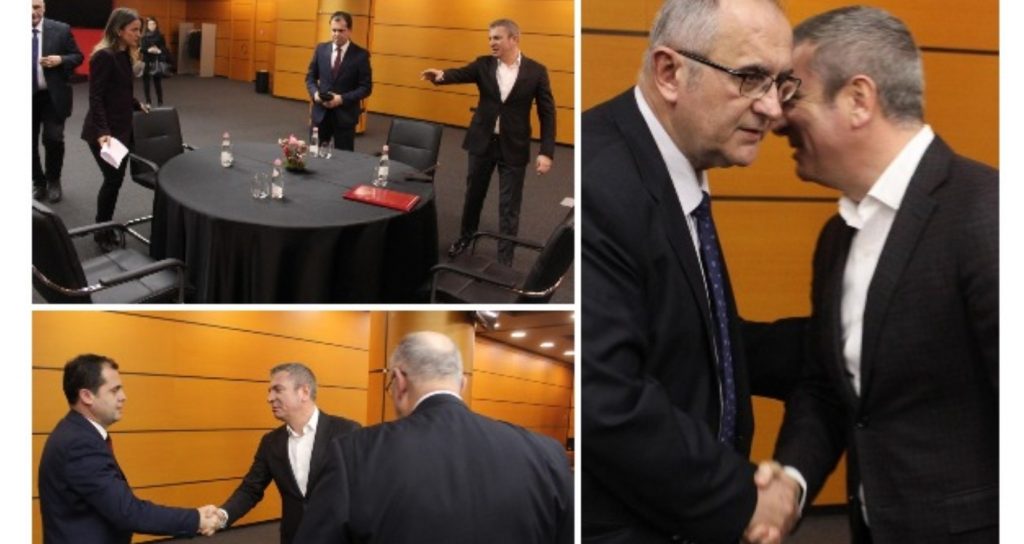 Përplasjet në Këshilln Politik, tërhiqet një hap pas PD-ja: “Jemi të hapur për të diskutuar, por me një kusht..” Përplasjet në Këshilln Politik, tërhiqet një hap pas PD-ja: “Jemi të hapur për të diskutuar, por me një kusht..”