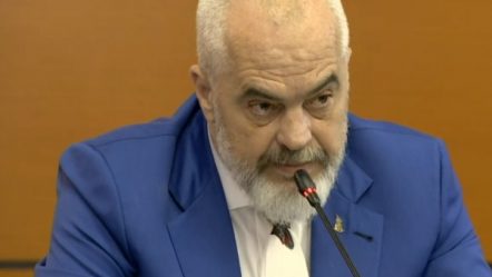 Kryeministri Rama bën reagimin e fortë ndaj mediave: “Në vend që ta dizinformojnë publikun..”